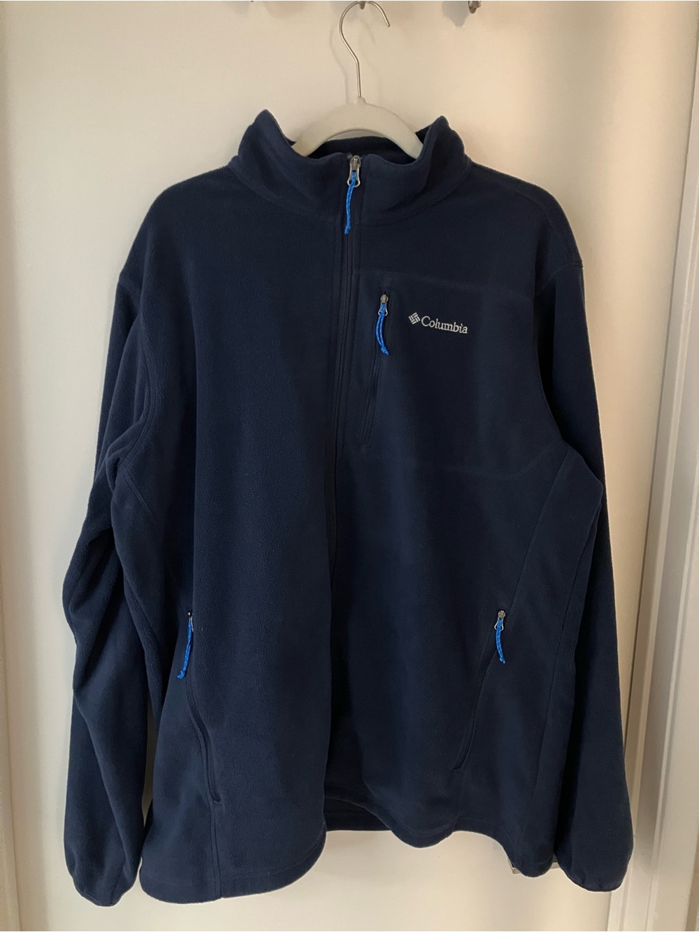 Columbia Men’s Navy Blue Quarter-Zip Fleece Jacket with Blue Accents